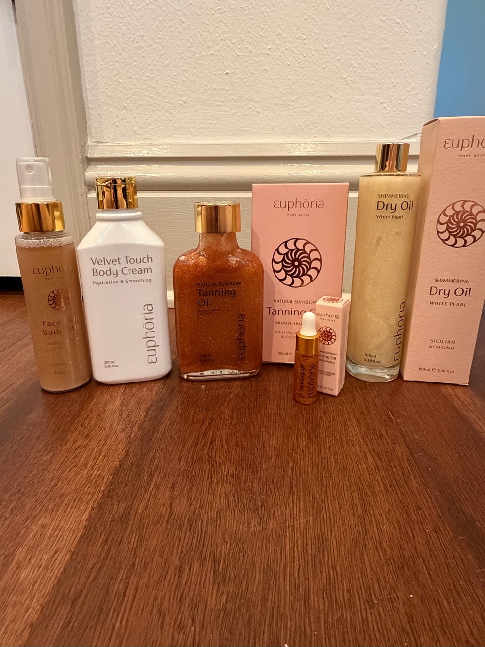 Euphoria Shimmering Tanning & Body Oil, body cream, face/body, mist, dry oil